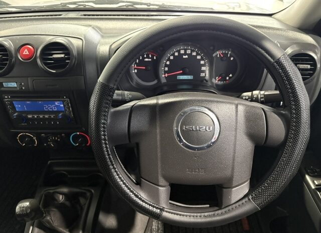 ISUZU KB250D-Teq LE DOUBLE CAB 4X2 2010 full