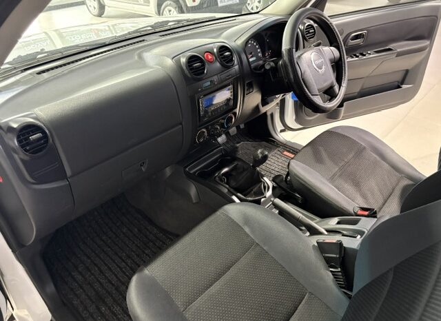 ISUZU KB250D-Teq LE DOUBLE CAB 4X2 2010 full