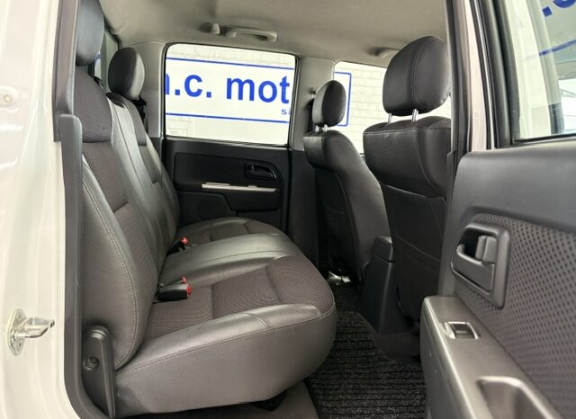 ISUZU KB 300 D-TEQ LX D/CAB 2010 full
