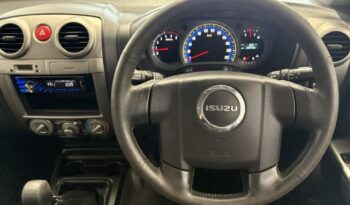 ISUZU KB 300 D-TEQ LX D/CAB 2010 full