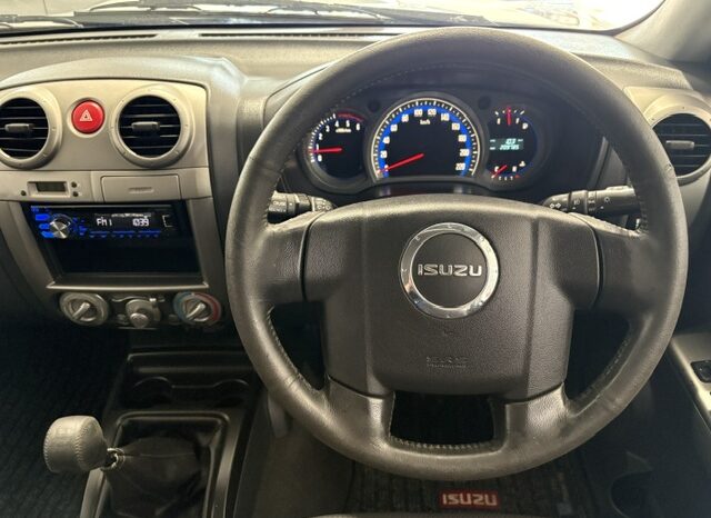 ISUZU KB 300 D-TEQ LX D/CAB 2010 full