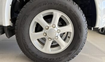 ISUZU KB 300 D-TEQ LX D/CAB 2010 full