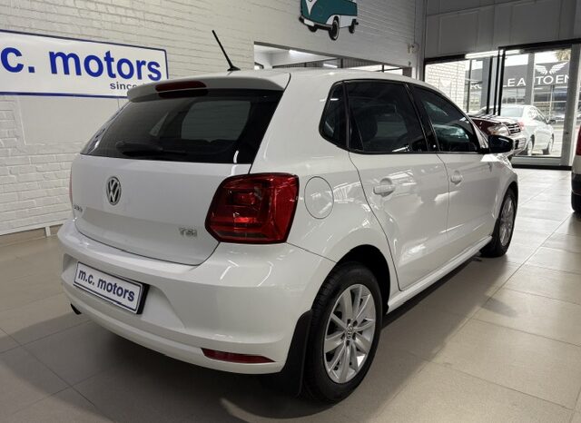 VW POLO 1.2 TSi COMFORTLINE 5DR 2015 full
