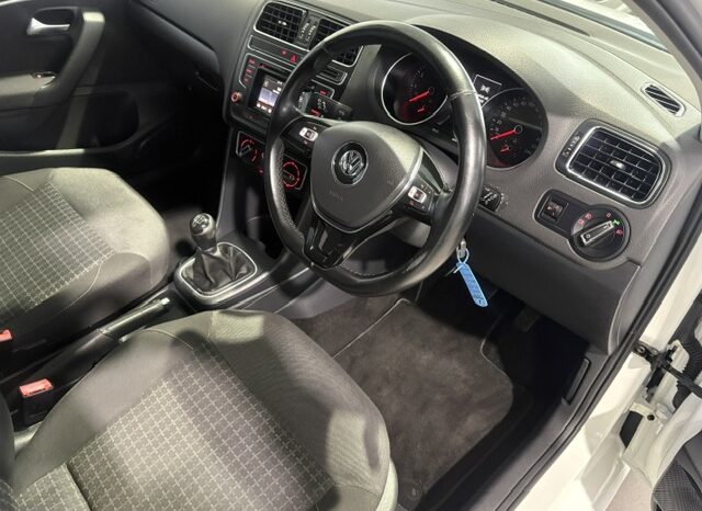 VW POLO 1.2 TSi COMFORTLINE 5DR 2015 full