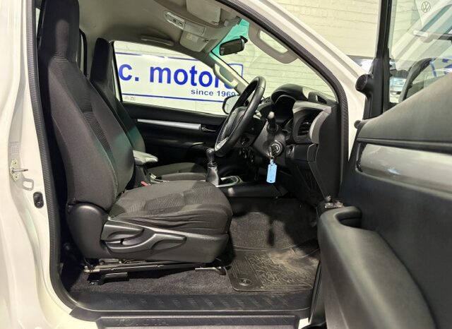 TOYOTA HILUX 2.8 GD6 RAIDER 4X4 S/C P/U 2018 full