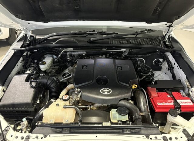 TOYOTA HILUX 2.8 GD6 RAIDER 4X4 S/C P/U 2018 full