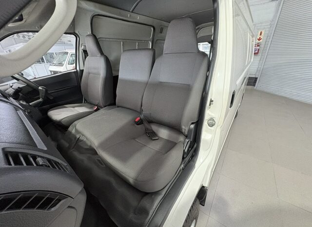 TOYOTA QUANTUM 2.7 HIGH ROOF PANEL VAN LWB 2015 full