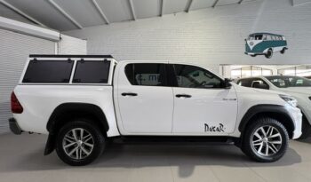 TOYOTA HILUX 2.8 GD6 DAKAR 4X4 AUTO D/CAB P/U 2018 full