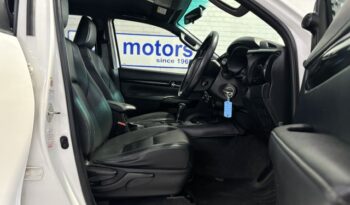 TOYOTA HILUX 2.8 GD6 DAKAR 4X4 AUTO D/CAB P/U 2018 full