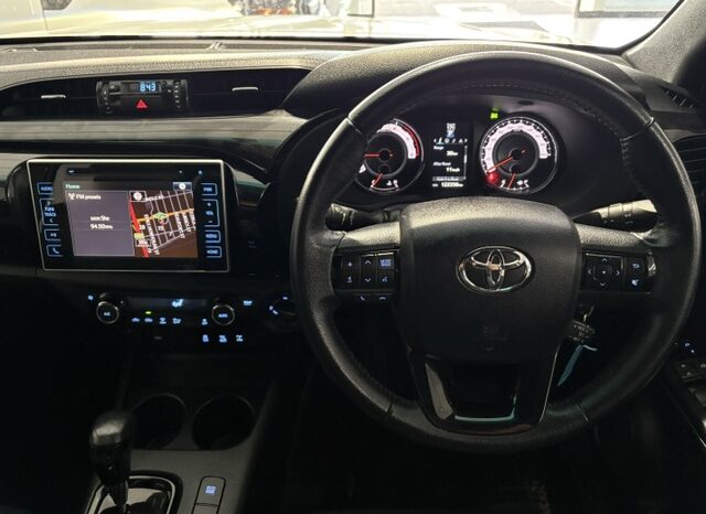 TOYOTA HILUX 2.8 GD6 DAKAR 4X4 AUTO D/CAB P/U 2018 full